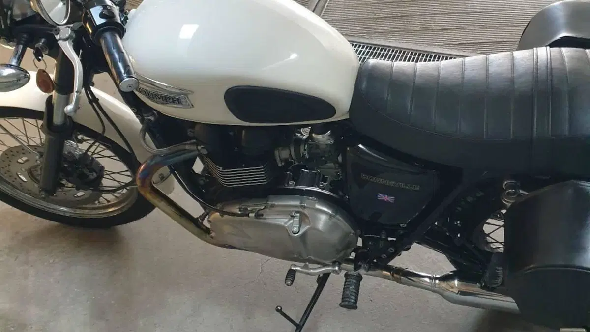 Triumph Bonneville (2007 - 16)  (6)