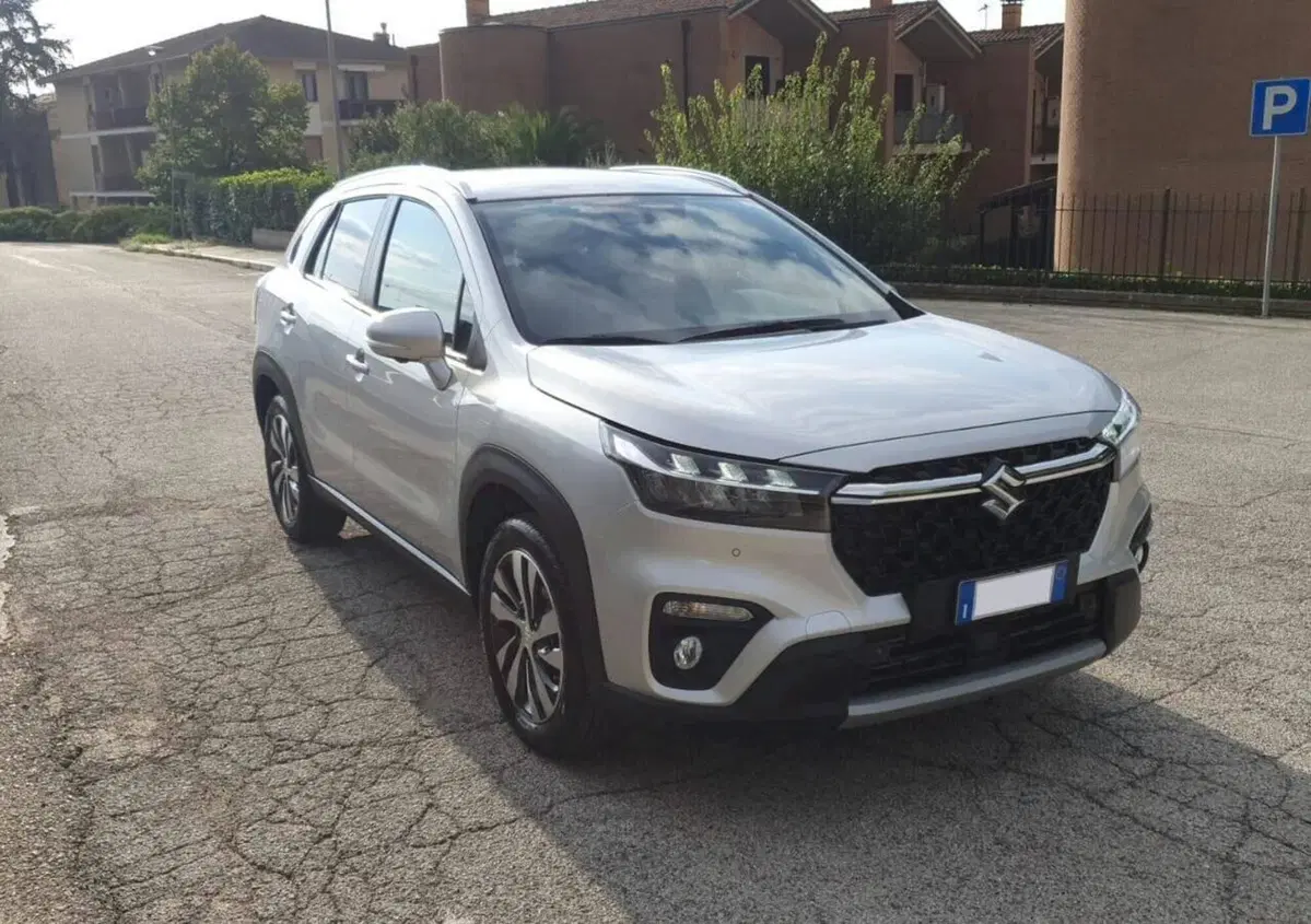 Suzuki S-Cross 1.4h Top+ 2wd (3)