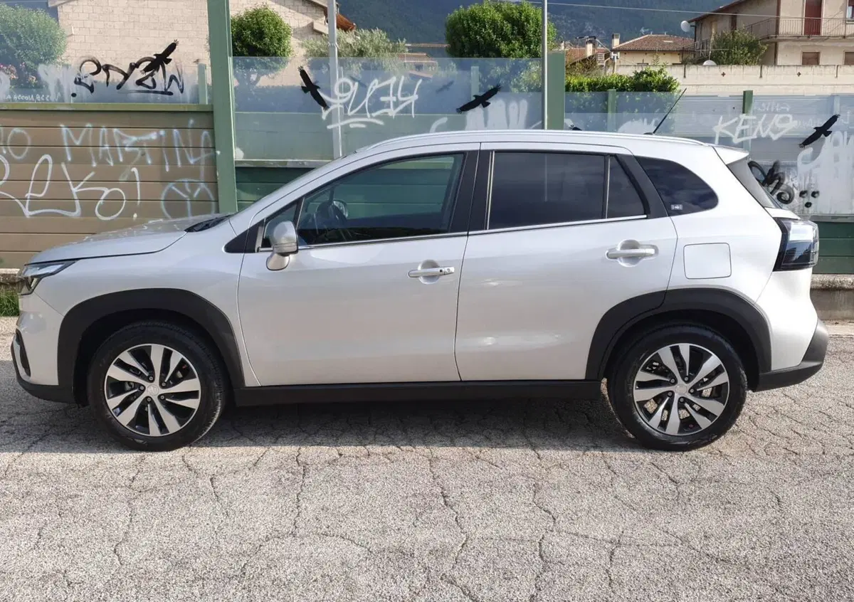 Suzuki S-Cross 1.4h Top+ 2wd (6)