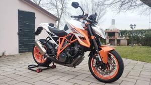 KTM 1290 Super Duke R SE ABS (2016) 