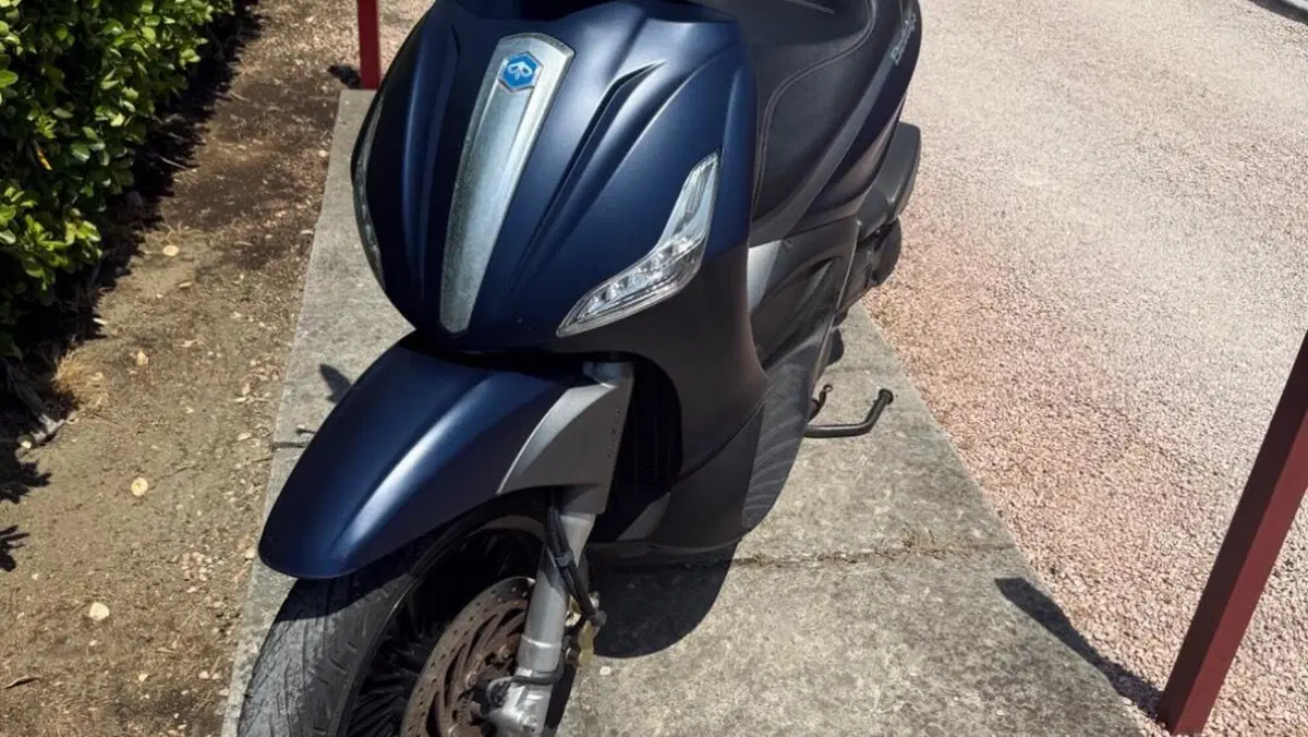 Piaggio Beverly 300 i.e. ABS-ASR (2016 - 20)  (2)