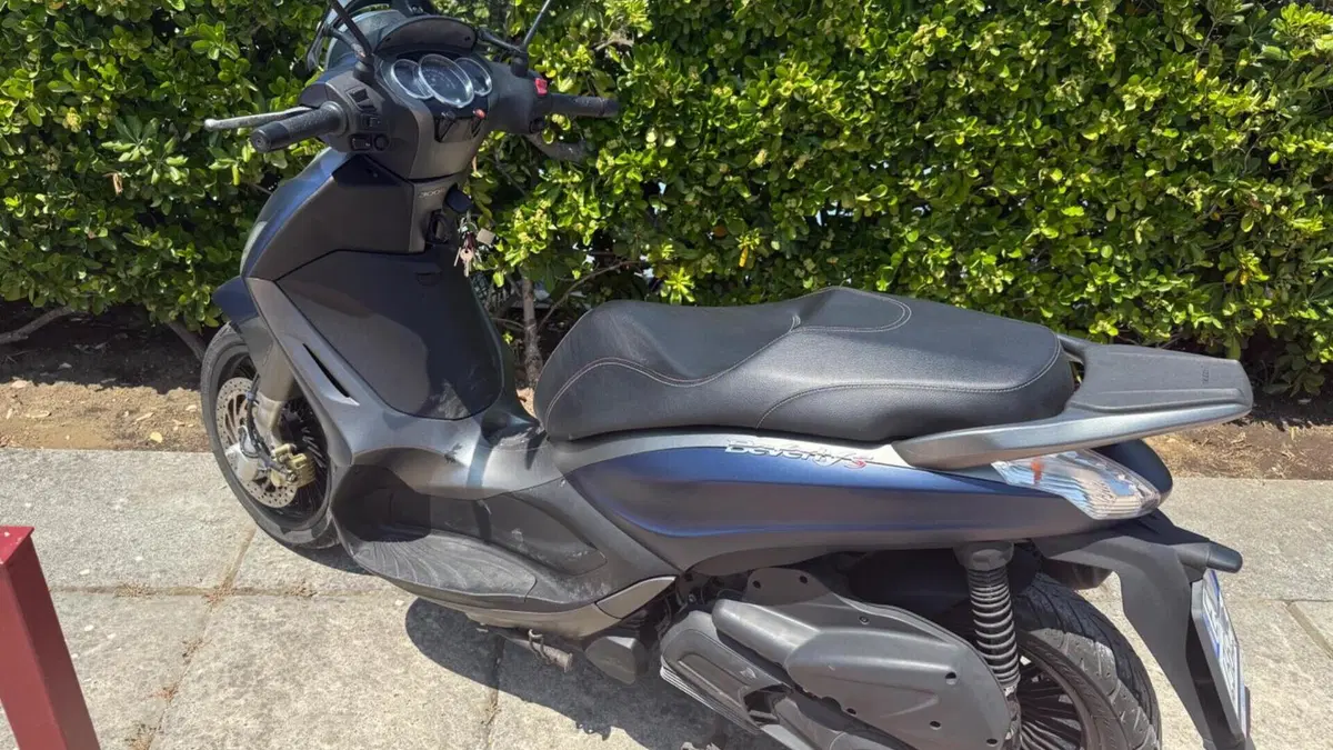 Piaggio Beverly 300 i.e. ABS-ASR (2016 - 20)  (3)