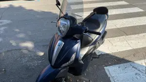 Piaggio Beverly 300 i.e. ABS-ASR (2016 - 20)  (6)