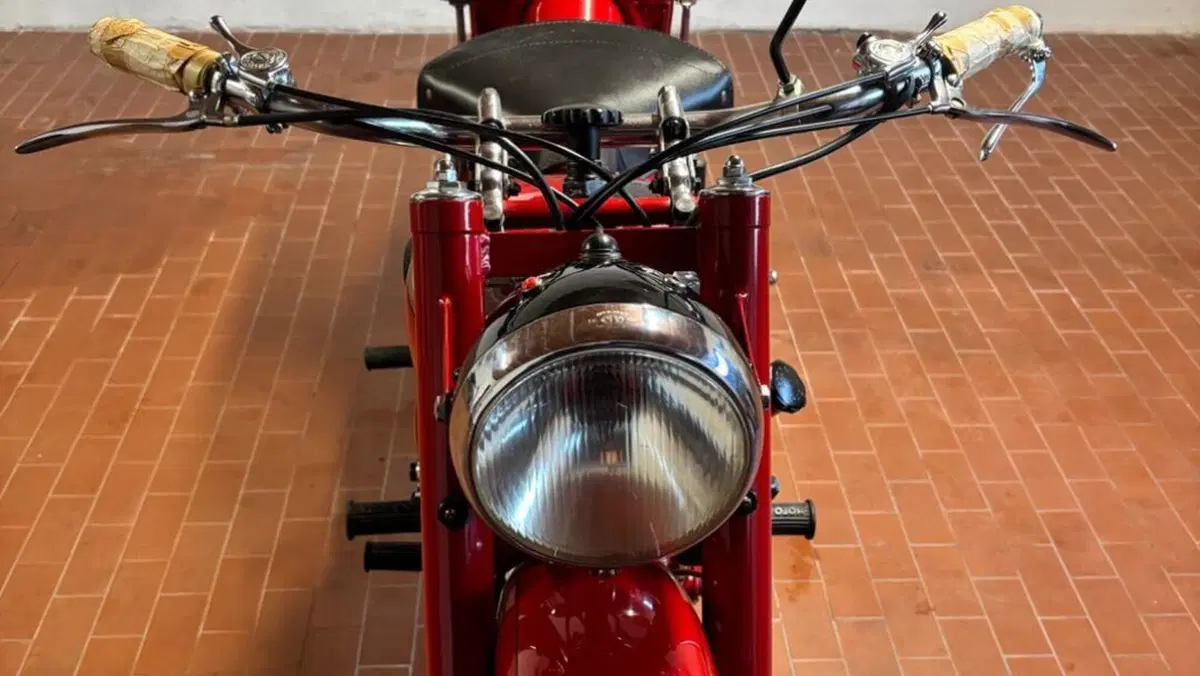 Moto Guzzi   (2)
