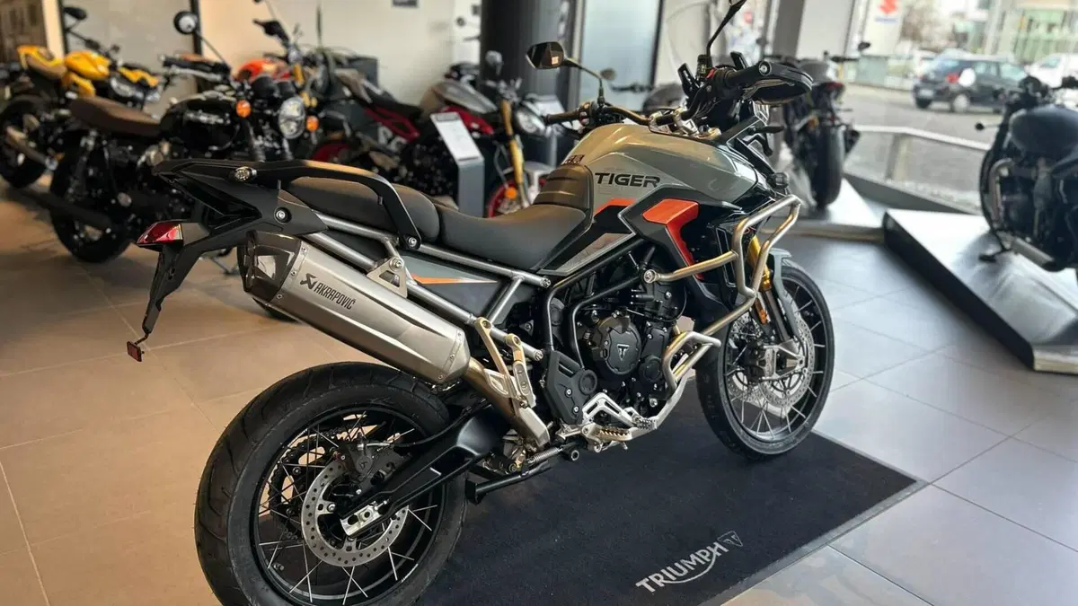 Triumph Tiger 900 Desert Special Edition (2026)  (2)