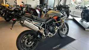 Triumph Tiger 900 Desert Special Edition (2026)  (2)