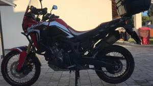 Honda Africa Twin CRF 1000L (2016 - 17)  (4)