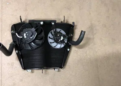 RADIATORE LIQUIDO RAFFREDDAMENTO COMPLETO PER HOND Honda - Annuncio 9939446