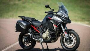 Ducati Multistrada V4 S Grand Tour (2024) 