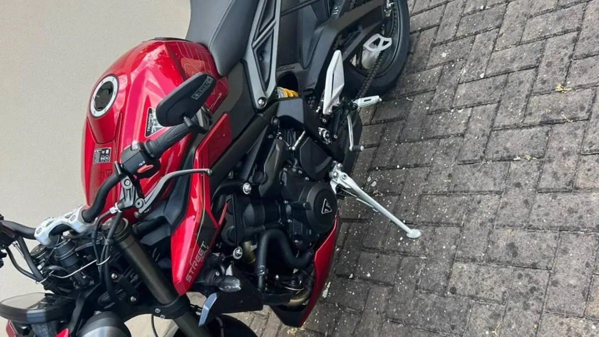 Triumph Street Triple 765 RS (2023 - 26)  (2)