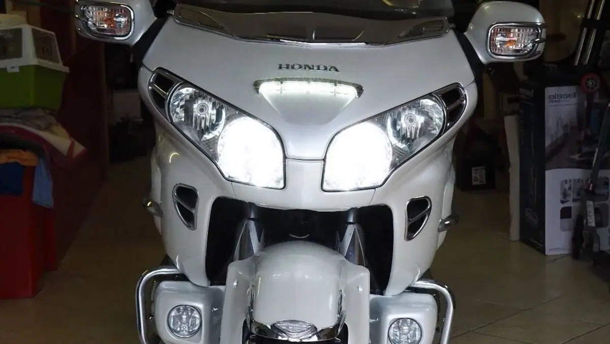 Honda GL 1800 Gold Wing (2000 - 05)  (4)