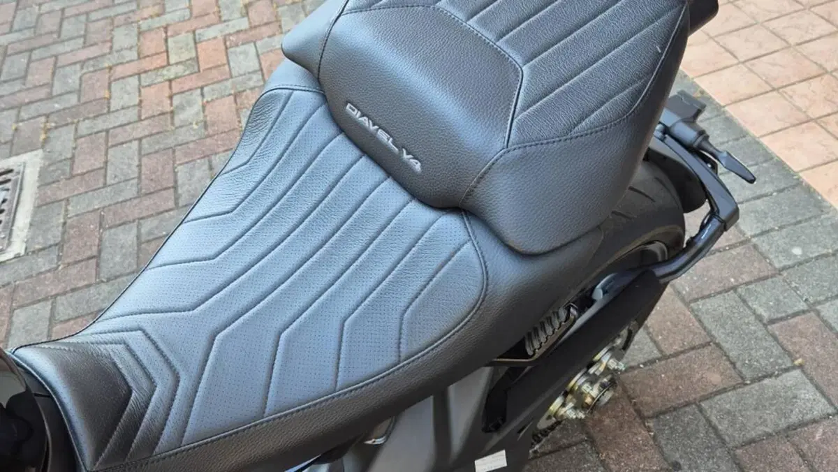 Ducati Diavel V4 (2023 - 26)  (2)