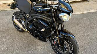 Triumph Speed Triple 1050 R ABS (2016 - 17)