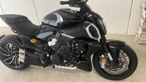 Ducati Diavel V4 (2023 - 26)  (2)