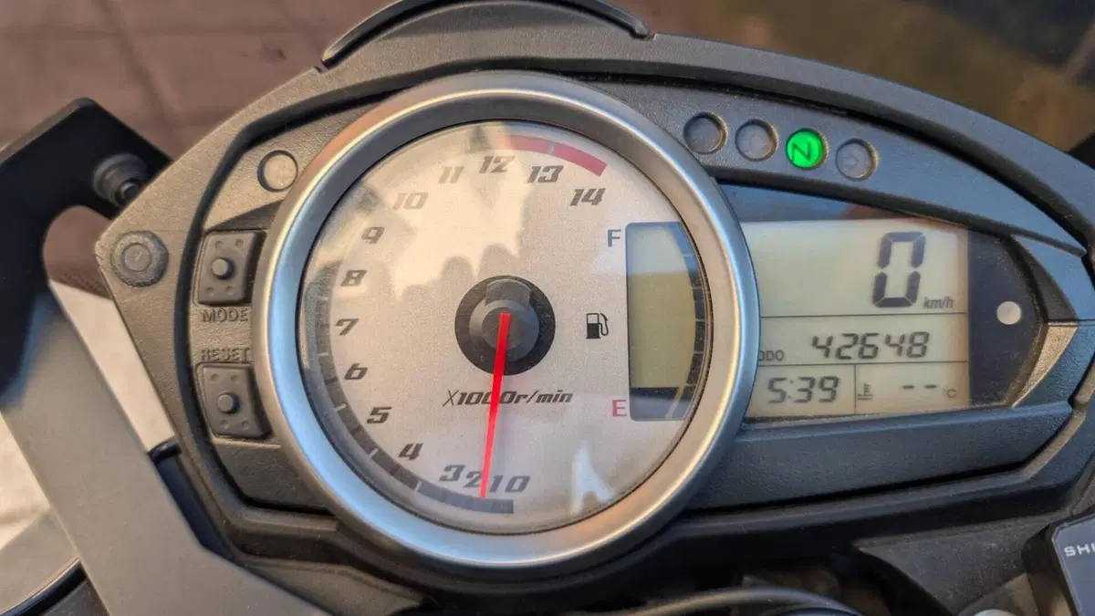Kawasaki Z 750 (2007 - 14)  (6)