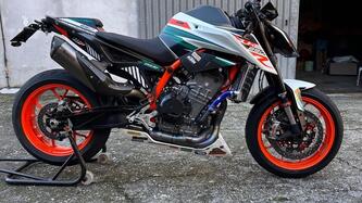 KTM 890 Duke R (2021) usata