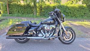 Harley-Davidson 1690 Street Glide (2011 - 13) - FLHX 