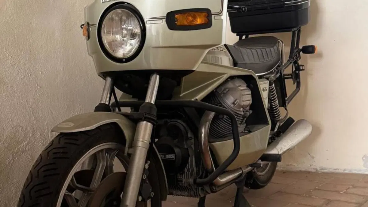 Moto Guzzi   (2)