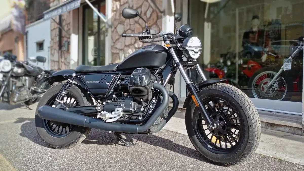 Moto Guzzi V9 Bobber Special Edition (2023 - 25)  (4)