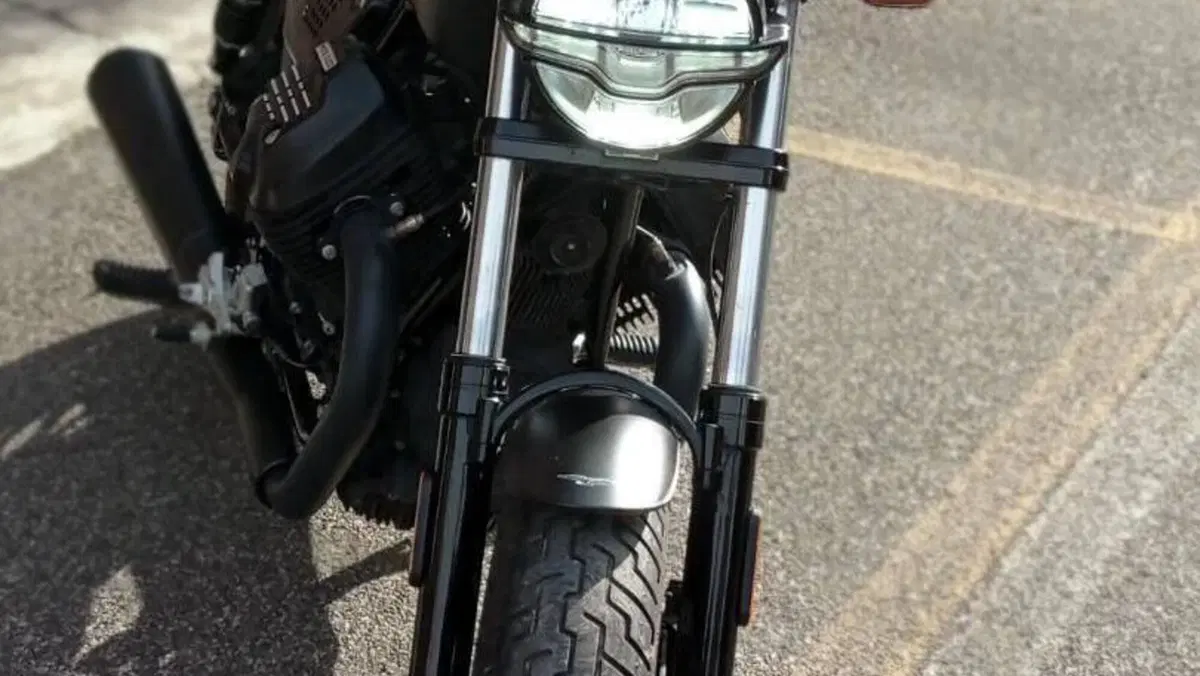 Moto Guzzi V9 Bobber Special Edition (2023 - 25)  (5)