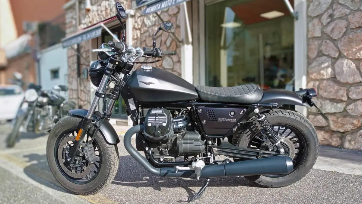 Moto Guzzi V9 Bobber Special Edition (2023 - 25)  (7)