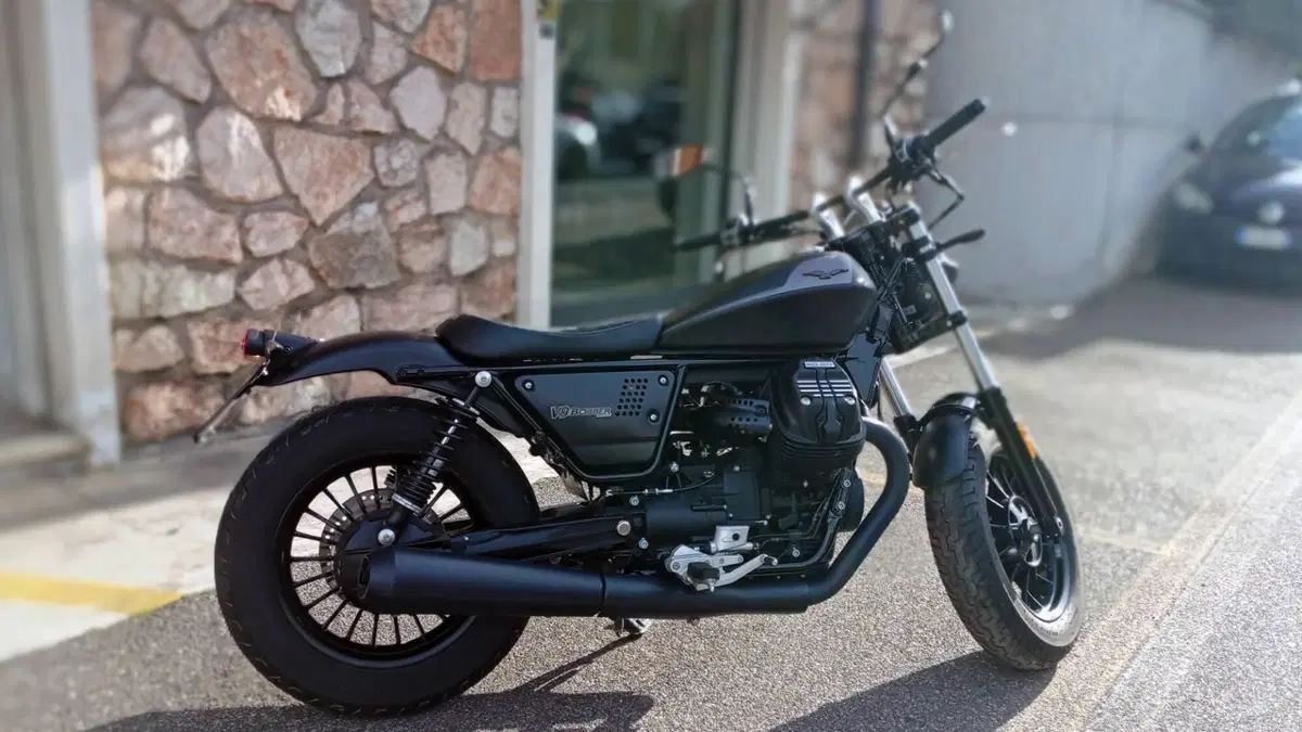 Moto Guzzi V9 Bobber Special Edition (2023 - 25)  (8)