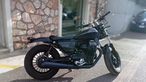 Moto Guzzi V9 Bobber Special Edition (2023 - 25)  (8)
