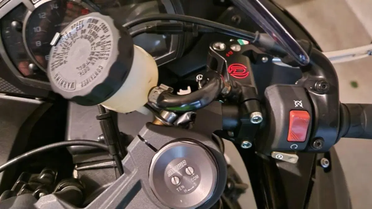 Kawasaki Ninja 636 ZX-6R KRT (2019 - 20)  (5)