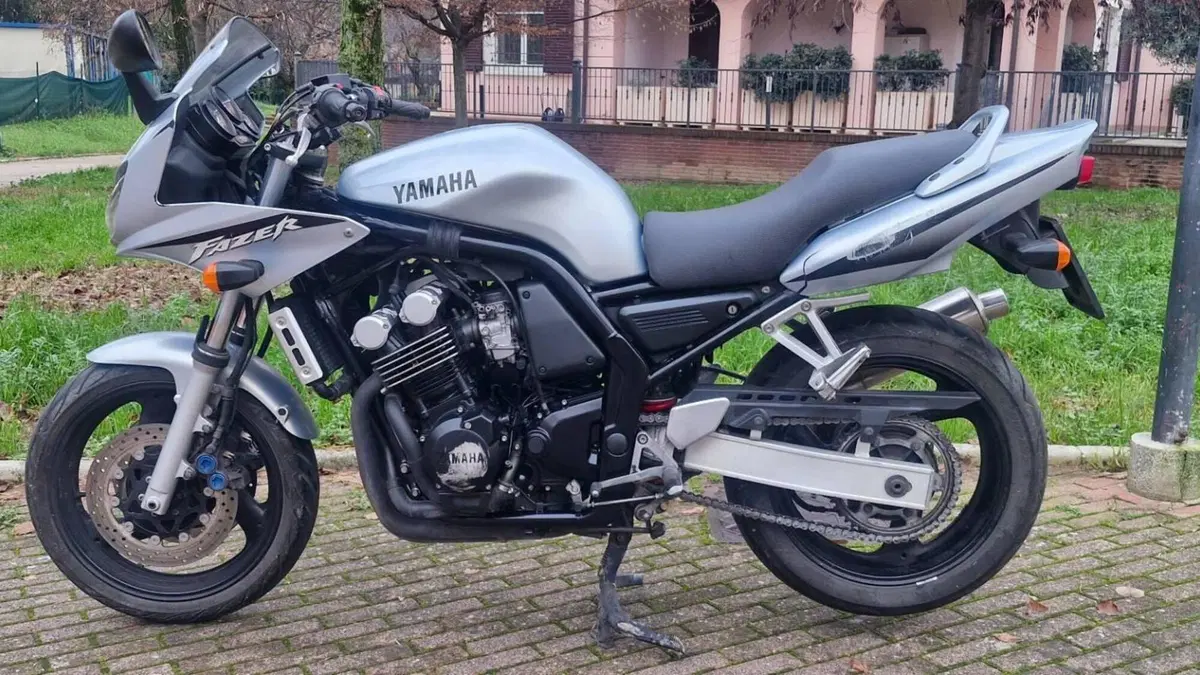 Yamaha FZS 600 Fazer (2002 - 03) 