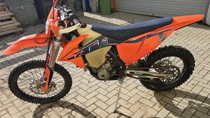 KTM 250 EXC-F (2022) 