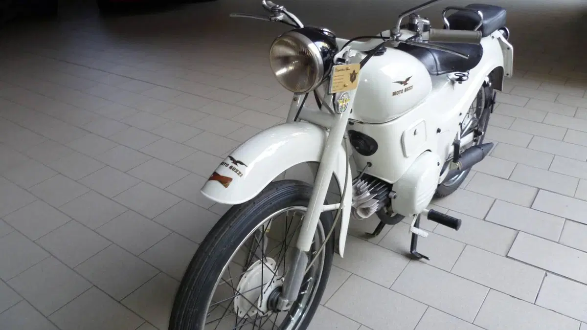 Moto Guzzi   (2)