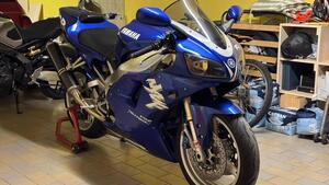 Yamaha YZF R1 (1998 - 99) 