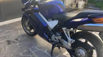 Honda VFR 800 (2002 - 05) usata