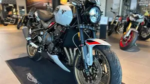Triumph Trident 800 (2026)  (8)