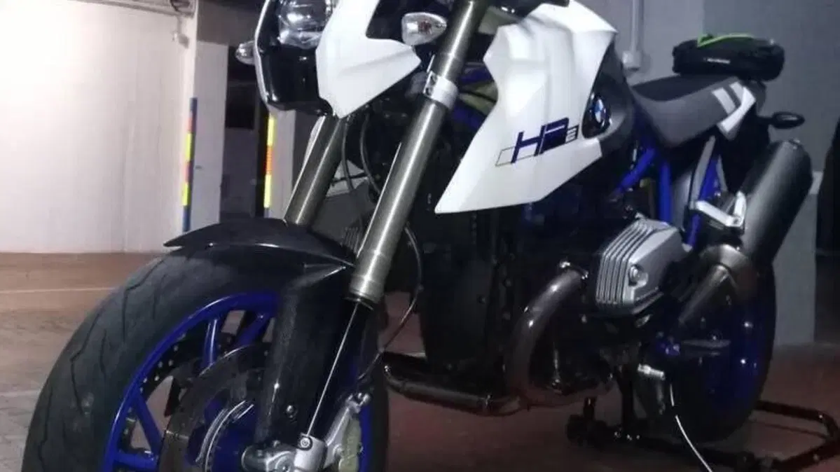 Bmw HP2 Megamoto  (4)