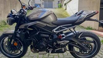 Triumph Street Triple 765 R (2023 - 26) usata