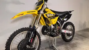 Suzuki RM 125 (2002 - 03)  (3)