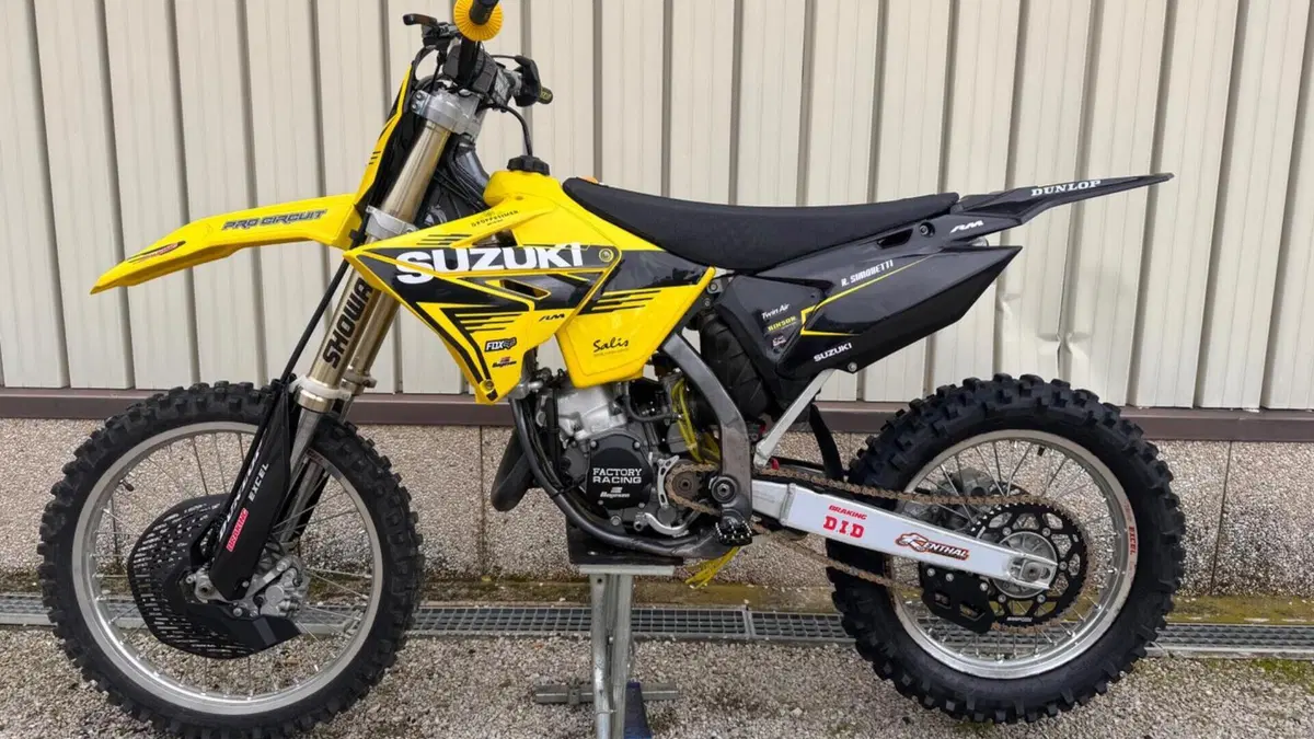 Suzuki RM 125 (2002 - 03)  (10)