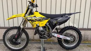 Suzuki RM 125 (2002 - 03)  (10)