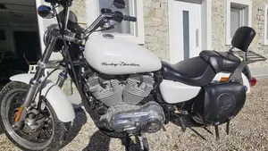 Harley-Davidson 883 Custom (2008 - 12) - XL 883C 