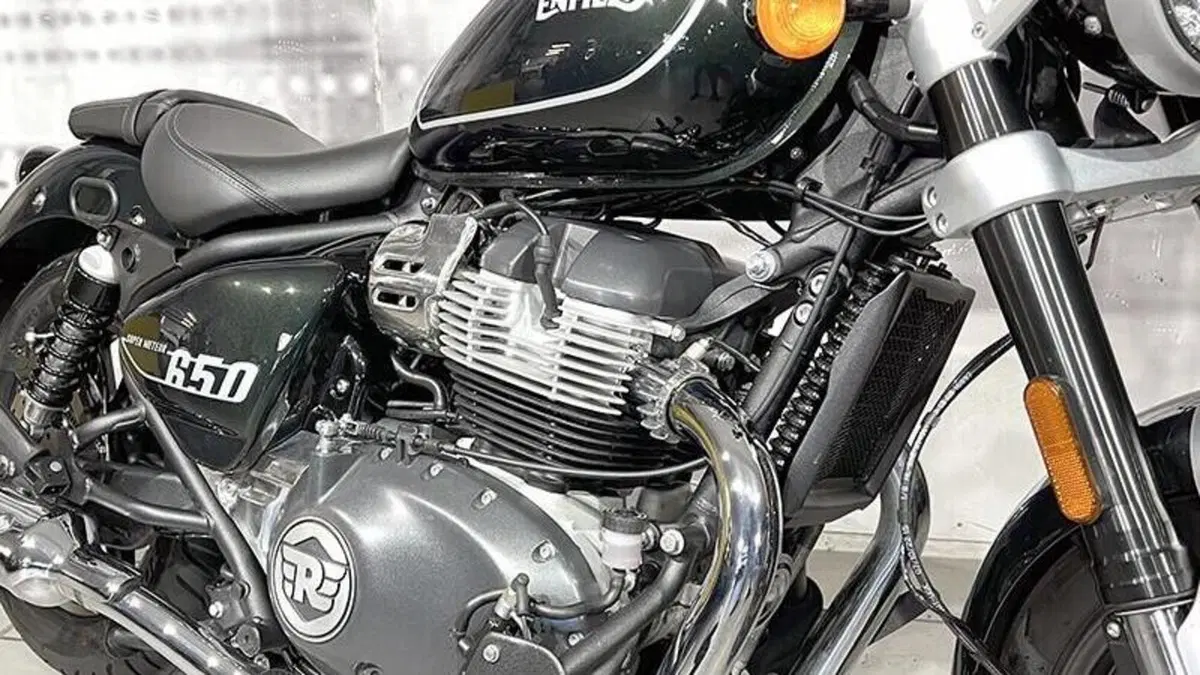 Royal Enfield Super Meteor 650 (2023 - 26)  (4)