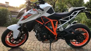 KTM 1290 Super Duke R ABS (2017 - 18)  (2)