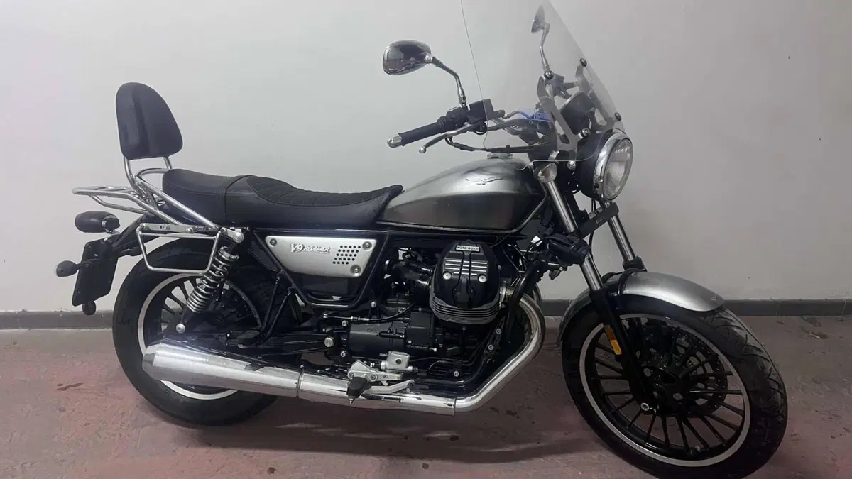 Moto Guzzi V9 Roamer (2021 - 24)  (7)