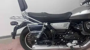 Moto Guzzi V9 Roamer (2021 - 24)  (8)