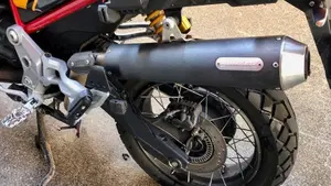 Moto Guzzi V85 TT Evocative Graphics (2021 - 23)  (4)