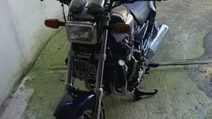 Yamaha FZX 750  (2)