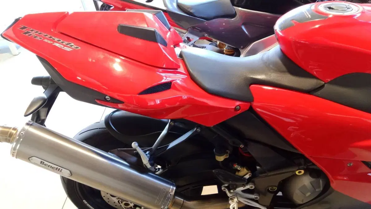 Benelli Tornado 900 Tre RS (2004 - 06)  (4)