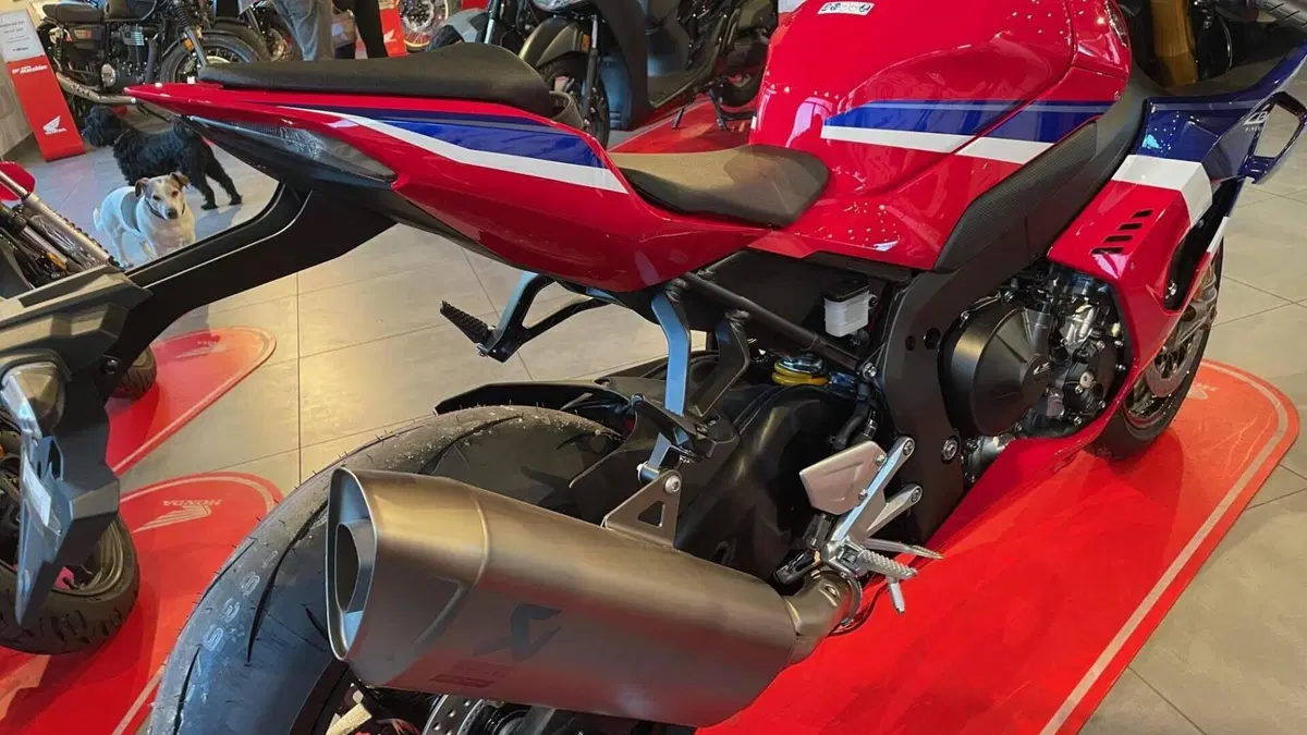 Honda CBR 1000 RR-R Fireblade SP (2024 - 26)  (3)