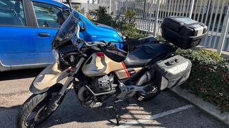 Moto Guzzi V85 TT Travel (2020)
