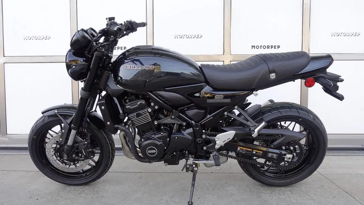 Kawasaki Z 900 RS Black Ball Edition (2026)  (3)
